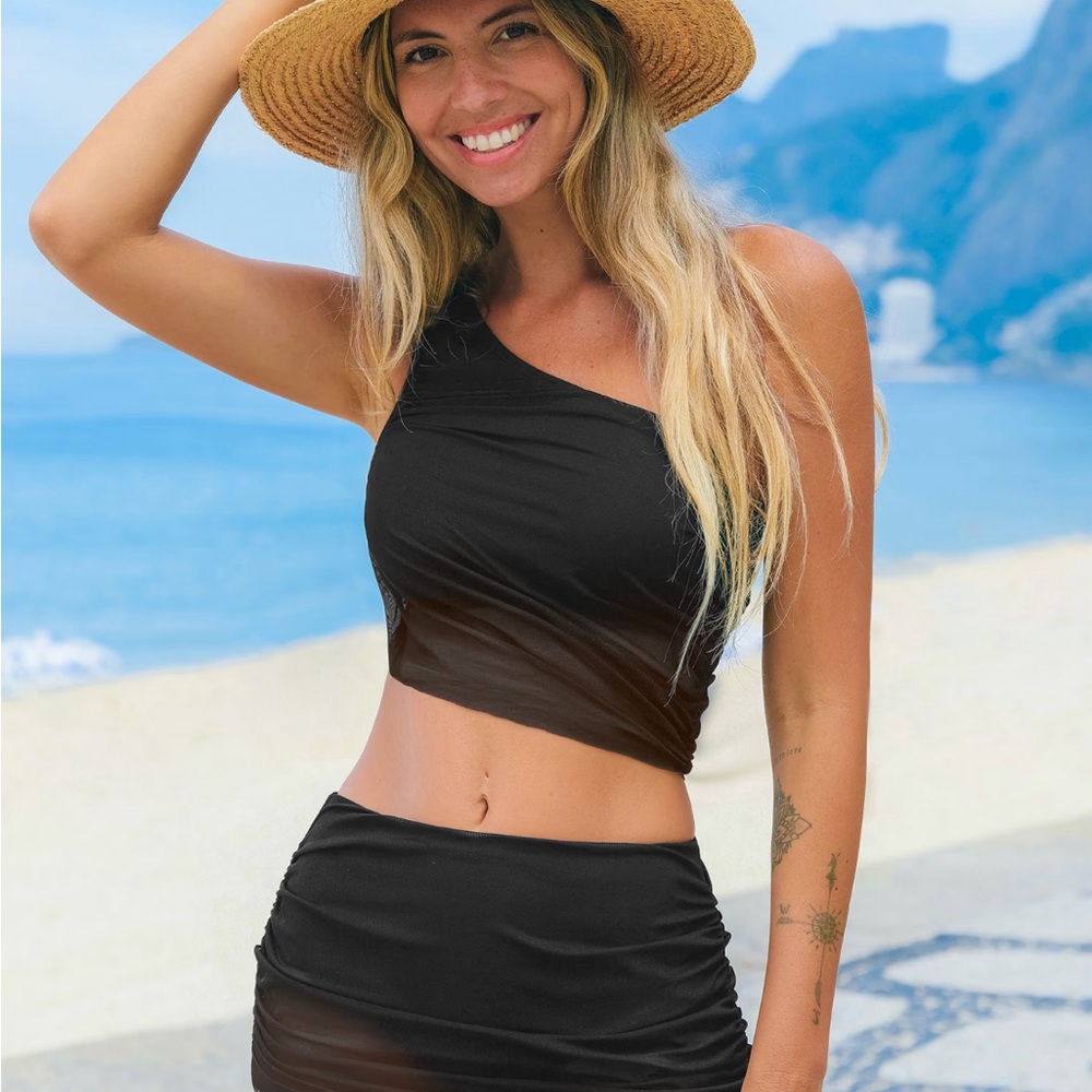 One-Shoulder Black Swim Set